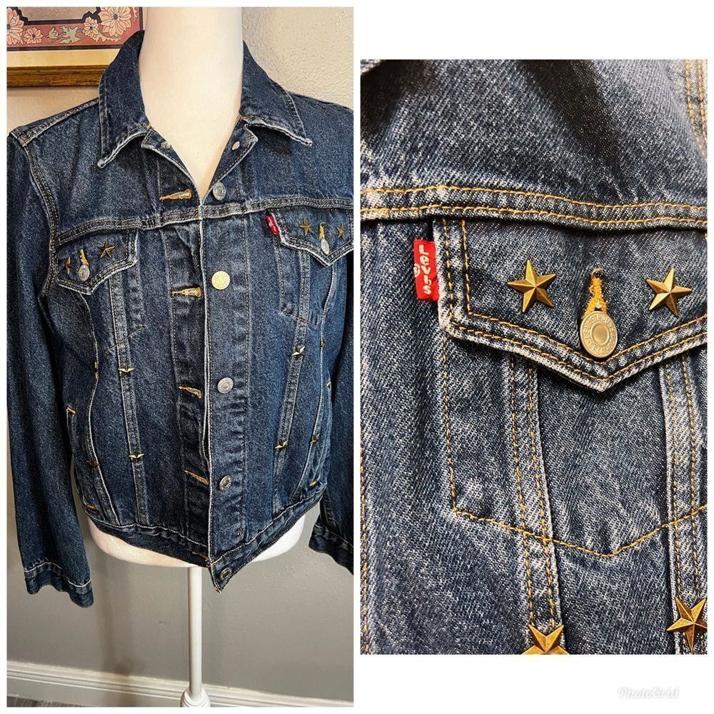 Levi's Jacket Women's Medium Type 3
Trucker Blue Denim Jean large with gold star - Picture 1 of 16